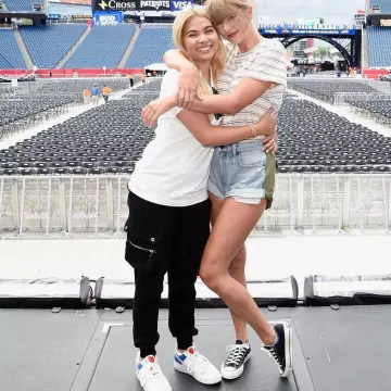 The pair of sneakers low Converse Core Chuck 70 worn by Taylor Swift on his account Instagram