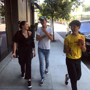 The sneakers Vans Old Skool peanuts on the account Instagram of Clara Marz