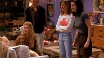 La jupe en daim de Monica Geller (Courteney Cox) dans Friends S01E06