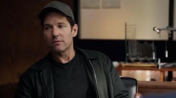 The zipped jacket black of Scott Lang (Paull Rudd) in the Ant-Man and the Wasp