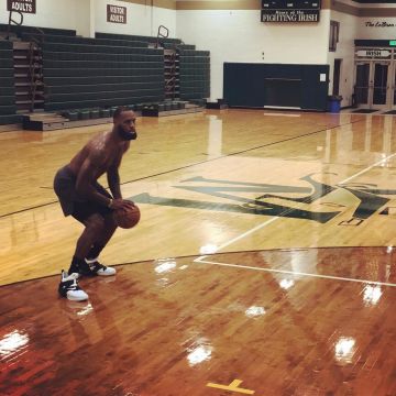 Shoe basketball, Nike LeBron Soldier XII SFG worn by Lebron James on the account instagram @brkicks