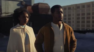 Chaqueta de ante marrón de Alonzo "Fonny" Hunt (Stephan James) en If Beale Street Could Talk