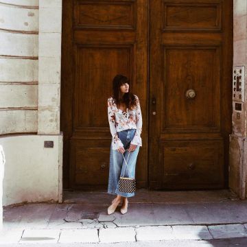 Shoe flat view on the account instagram of Safia Vendome