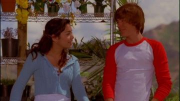 The t-shirt of baseball to Troy Bolton (Zac Efron) in High School Musical