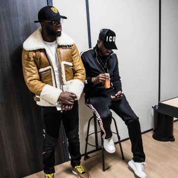 Sneakers, Oversize Alexander Mcqueen white that carries the singer Dadju on his account instagram