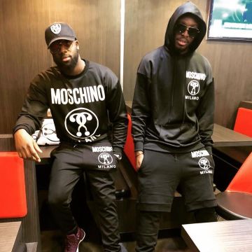 The sweat moschino black worn by Joss Tisson on the publication insta of Dadju