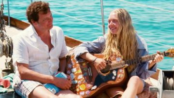 The white blouse and blue Sophie Sherridan (Amanda Seyfried) Mamma Mia ! Here we go again