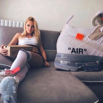 Sneakers Nike x Off-White Air VaporMax Flyknit White/Total Crimson-Black on the account Instagram @fitrotation_