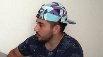 Le casquette portée par Serhat More dans sa vidéo YouTube "Meufs VS Mecs"