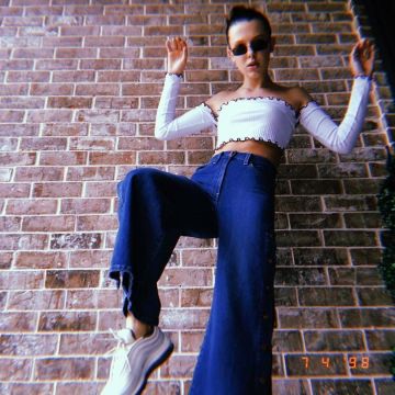 Sneakers white Nike Air Max 97 worn by Millie Bobby Brown on his account Instagram