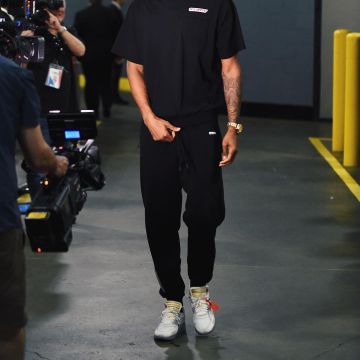 Sneakers  The 10: Nike Air Max 90 "off white"   worn by Trevor Ariza on an Instagram account @brkicks