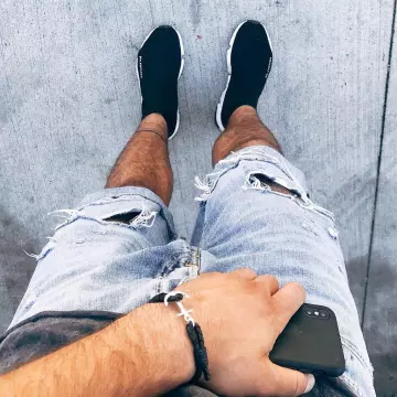 Zapatillas negras Balenciaga Trainers Speed de Vincent Queijo en su cuenta de Instagram