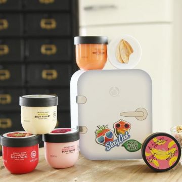 El Strawberry Body Yogurt de The Body Shop Make Up Touch de Noémie en Instagram @noemiemakeuptouch