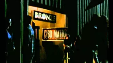 The sign of the Bronze in the series Buffy against the vampires