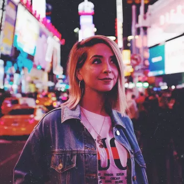 Times Square in New York visited by Zoella on his account Instagram