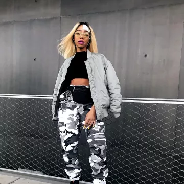 Bag banana black worn by Kimberlyskinny saw on his account instagram