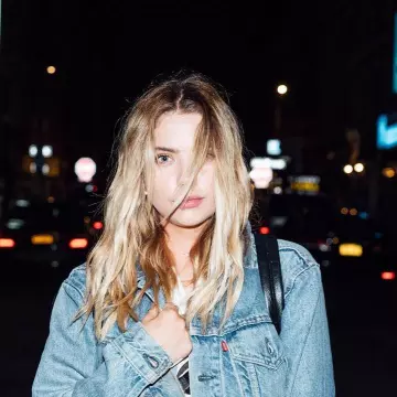 Le blouson Levi's en jean d'Ashley Benson vu sur Instagram