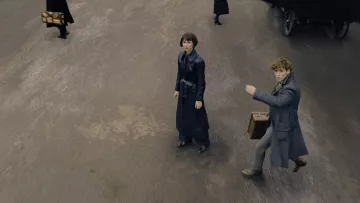 Coat worn by Newt Scamander (Eddie Redmayne) as seen in Fantastic Beasts The Crimes of Grindelwald