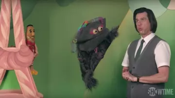 Le cardigan gris sans manches de Jeff Pickles (Jim Carrey) dans Kidding saison 1