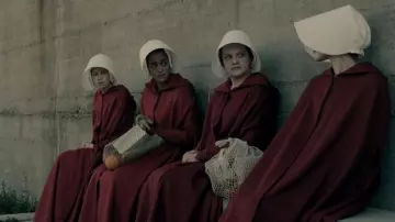 Red Cape worn by Of­fred (Eli­sa­beth Moss) as seen in The Hand­maid's Tale S01E02
