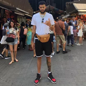 Sneakers Air Jordan 1 Retro High Og "banned 2016 Release" worn by Javale Mcgee on the account Instagram @leaguefits