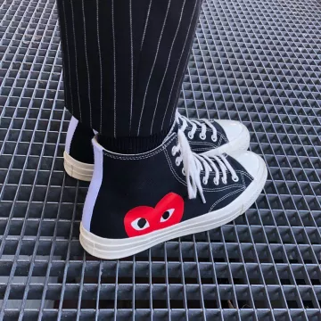 Zapatillas Black Converse x Comme des garçons de Lythan Cottaz en una salida de aire en Instagram