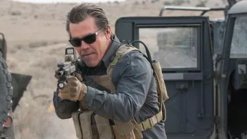 tactical long sleeve shirt worn by Matt Graver (Josh Brolin) in Sicario: Day of the Soldado