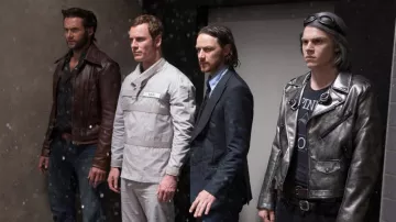 The replica of the jacket silvery / quicksilver / Quicksilver / Pietro Maximoff (Evan Peters) in X-Men : Days of Future Past