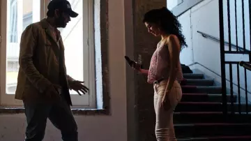 Le costume de Kala Dandekar (Tina Desai) durant le combat au Palazzo dans Sense8 S02E12