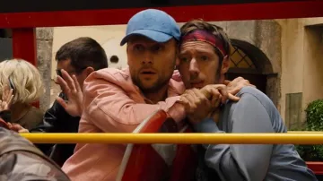 Le costume de Wolfgang Bogdanow (Max Riemelt) durant le combat du Palazzo dans Sense8 S2E12