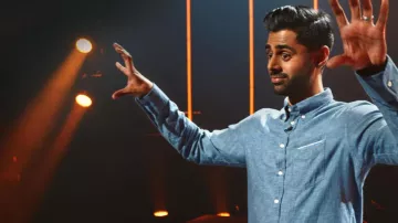 The denim shirt of the brand Officine Generale scope by Hasan Minhaj in his show Homecoming King
