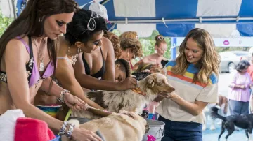 Rainbow t-shirt worn by Patty (Debby Ryan) as seen in Insatiable S01E05