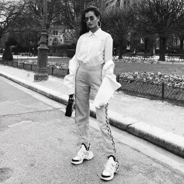 The pair of Louis Vuitton LV Archlight worn by Gizele Oliveira on his account Instagarm