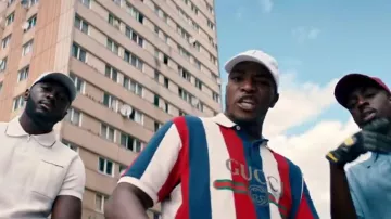 El polo a rayas de Gucci que lleva Niska en su clip W.L.G.