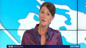 La chemise imprimée DVF Diane Von Furstenberg de Carole Gaessler dans Le 19/20