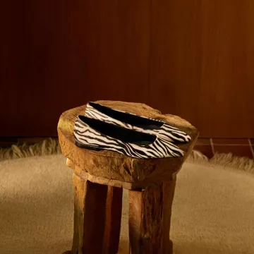 The ballerinas Mango pattern zebra seen on the account Instagram of Mango