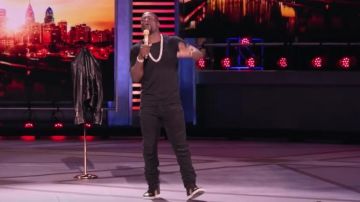 Sneakers Saint Laurent worn by Kevin Hart in the show, What Now?