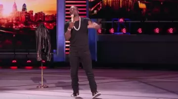Les sneakers Saint Laurent portées par Kevin Hart dans son spectacle What Now?