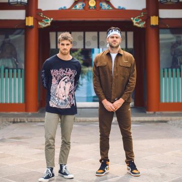 The Sneakers Converse all star hi navy blue worn by Andrew Taggart on the account Instagram @thechainsmokers