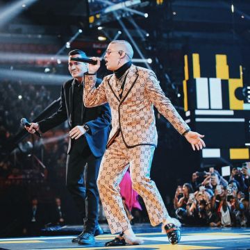 Mulas de cuero Gucci Princetown con doble G usadas por Bad Bunny en su cuenta de Instagram