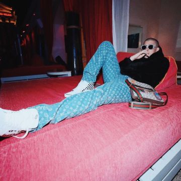 Sneakers Vans Sk8 Hi Platform 2 Checkerboard worn by Bad Bunny on his account Instagram