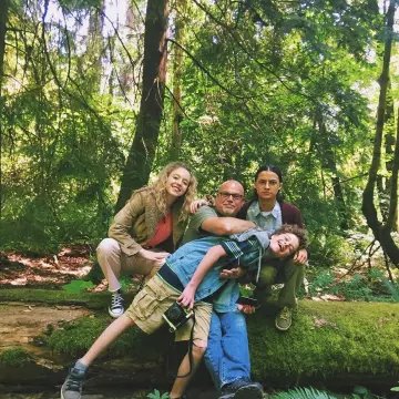 Les sneakers Converse Chuck Taylor All Star Ox noires portées par Sydney Sweeney sur son compte Instagram