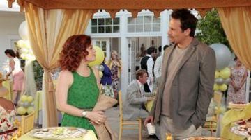 La robe verte avec motif raquettes de tennis Anthropologie de Tessa Altman (Jane Levy) dans Suburgatory S01E22