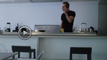 The tabouré of the kitchen of the Counselor (Michael Fassbender) in Cartel (The Counselor)