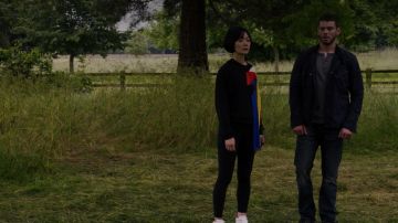 Christopher Kane Frange Pull en Noir porté par le Soleil Bak (Bae Doona) comme on le voit dans Sense8 S02E08