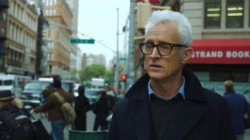 Eyeglasses Ray-Ban Daniel Reese (John Slattery) in The Romanoffs