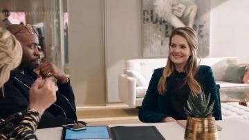 The blouse transparent black that door Sutton (Meghann Fahy) in The Bold Type S02E10