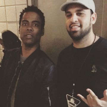 The black t-shirt of the brand OVO on the account Instagram of Chris Rock