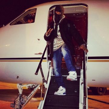 Las Sneakers Air Jordan 3 Retro Og "true Blue 2016 Release" usadas por Jamie Foxx en su cuenta de Instagram