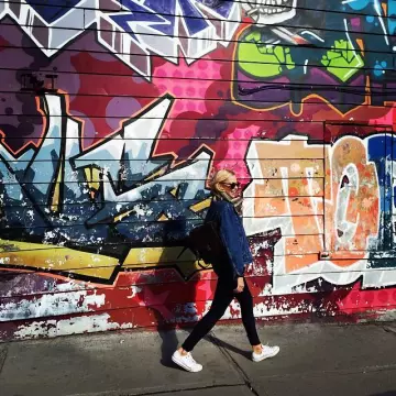 Les Sneakers Converse Chuck Taylor All Star Ox  portées par Margot Robbie sur son compte Instagram